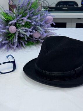 Hermes Funky Fedora hat 100% Cashmere with Leather Band